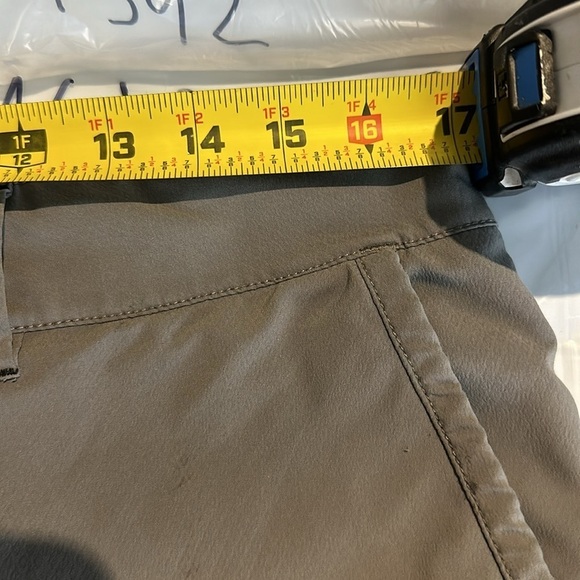 QUICK SILVER BORAD SHORTS SIZE(34) - Picture 6 of 6